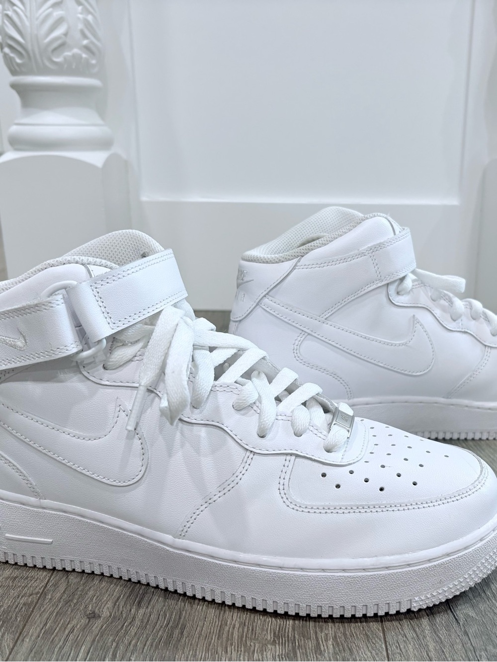 ***SOLD***WORE ONCE! Nike Men's White Air Force 1 High Top Athletic Sneakers